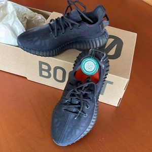 YEEZY BOOST by ADIDAS, men’s 4.5/woman’s 6.5
